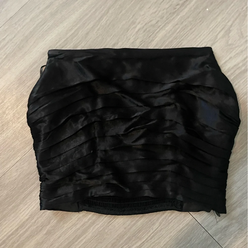 ASTR the label strapless black layered cropped tube top with elastic band - Picture 3 of 5